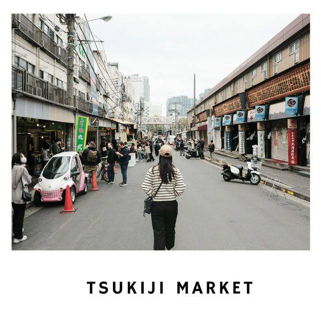 🐟 Tsukiji Market – ตลาดปลาสดและอาหารทะเล