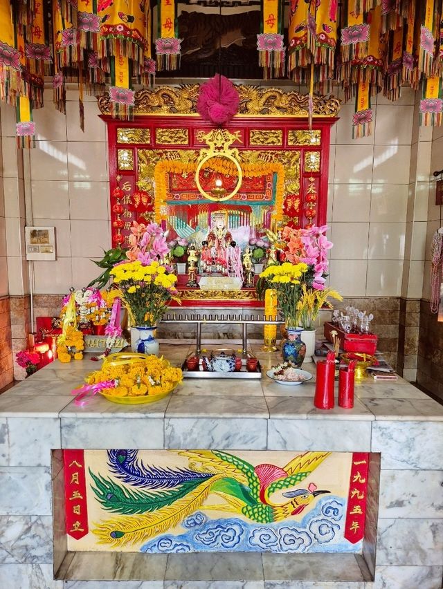ศาลเจ้าแม่ทับทิมทอง The Shrine of Mae Tubtim Thong