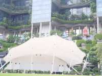 นั่งเล่นในสวน ชมตึกสวย Parkroyal ใจกลางเมือง SG