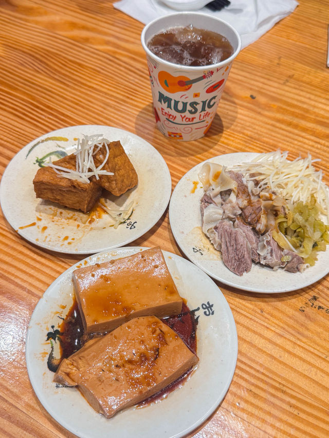 台中美食｜文青系古早味米粉湯