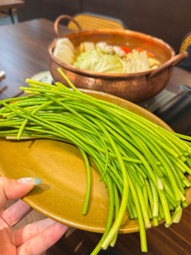 台中美食｜從生蛋拌牛肉到金黃雜炊，一鍋吃出驚喜