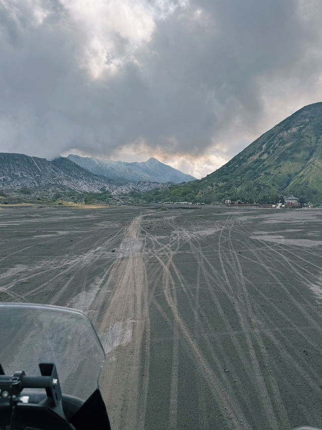 🔥 Into the Ashes: The Epic Journey to Mount Bromo 🌋