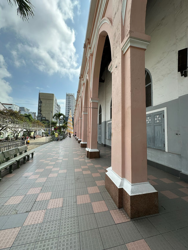 🎀【峴港粉紅教堂．浪漫地標】💒🇻🇳