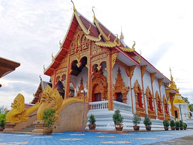 แวะเติมบุญเติมใจ..กลางวัดไม้ล้านนา สวยจนอยากบอกต่อ