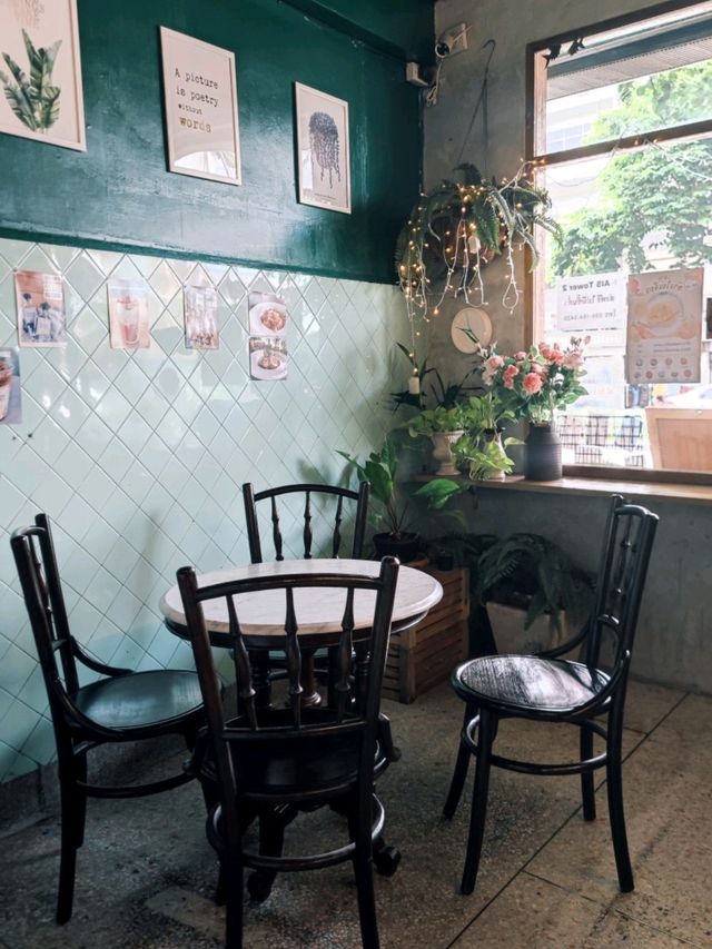 🍚+☕ : พิกัดฝากท้องหิว+เติมคาเฟอีน คาเฟ่พหลโยธิน