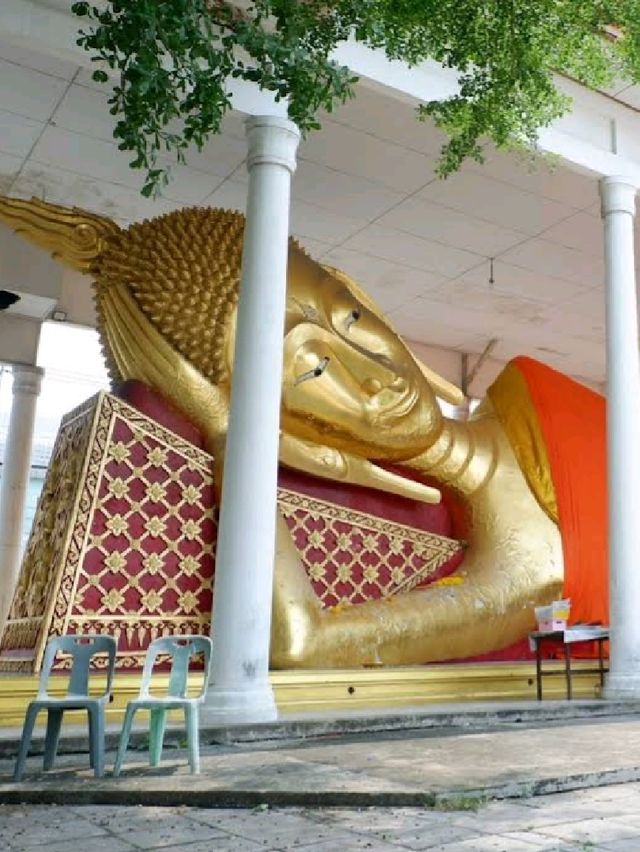 วัดกู้ ไหว้พระ ปากเกร็ด นนทบุรี .