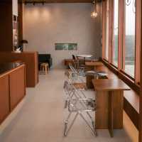 Lie Awake Cafe – คาเฟ่เล็ก ๆ 