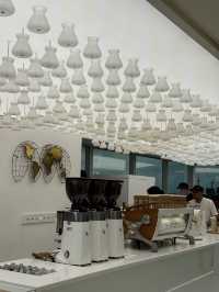 คาเฟ่บนตึกสูง วิวกรุงเทพฯ และวันพักผ่อนที่ลงตัว
