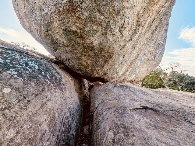 🌄✨ *Pidurangala Rock: Sri Lanka’s Secret Sunrise Rival to Sigiriya* 🦁🌅
