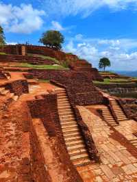 Sigiriya Frescoes – The Heavenly Maidens of Lion Rock