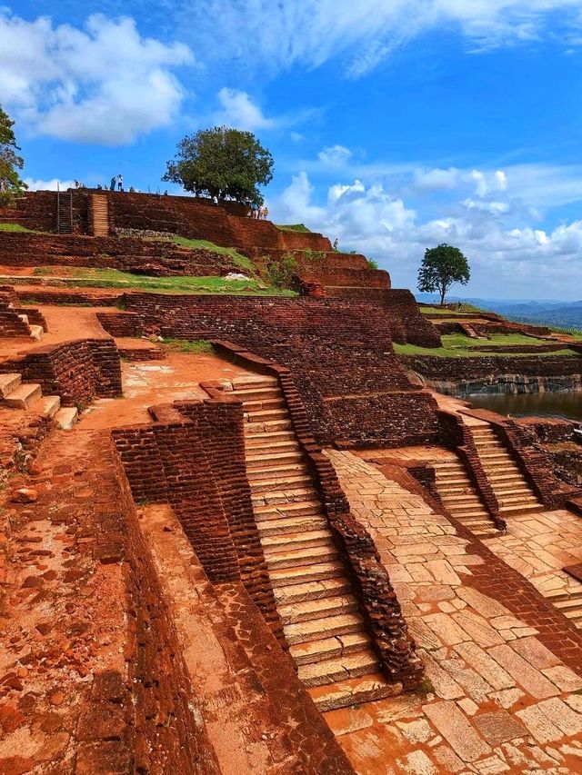 Sigiriya Frescoes – The Heavenly Maidens of Lion Rock Sigiriya Frescoes – The Heavenly Maidens of Lion Rock