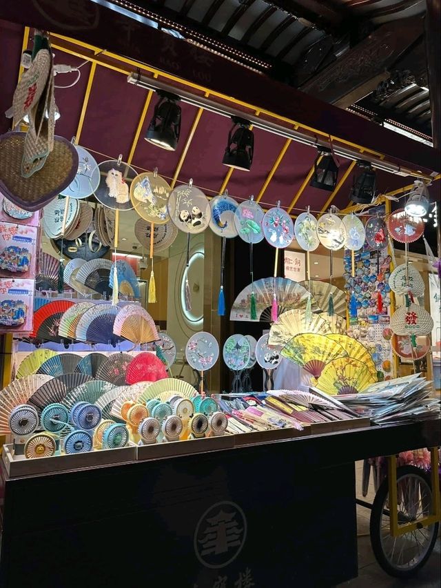 Shanghai’s Timeless Bazaar at Yu Yuan