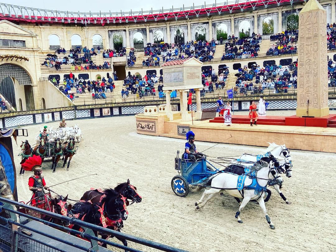ประวัติศาสตร์อันเข้มข้นที่ Parc du Puy du Fou