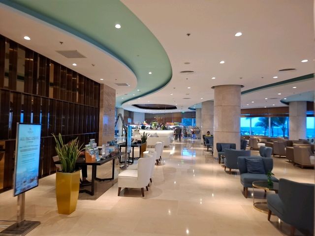 位於陽東夜市旁的 Seashells Phu Quoc Hotel & Spa，是旅客到富國島時最受歡迎的五星級酒店之一。