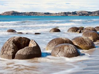 Stones from the Sea: My Solo Trip to the Moeraki Boulders