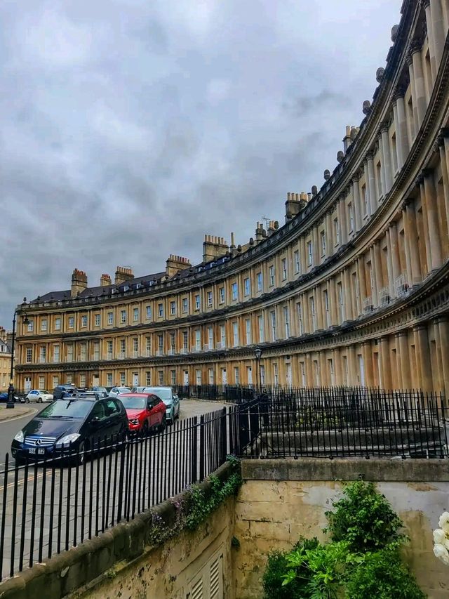 The Royal Crescent – Bath’s Iconic Landmark 🌟