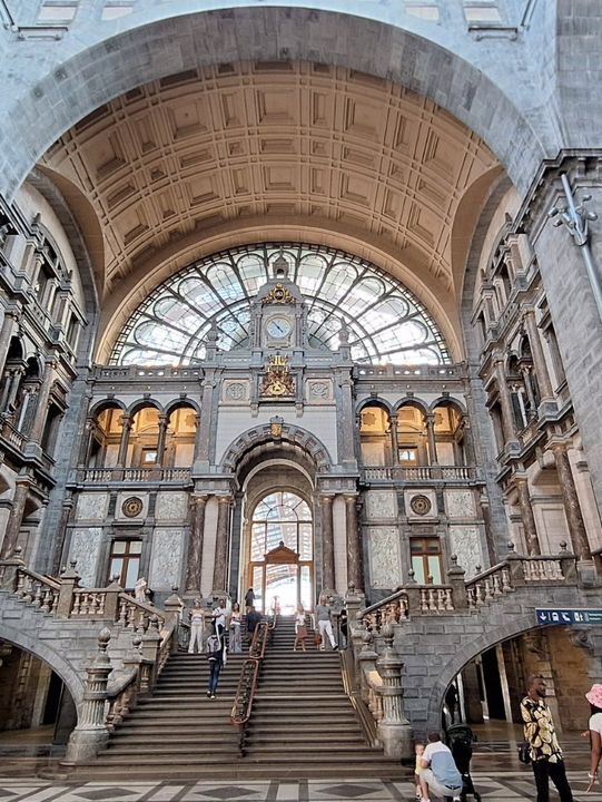Diamonds & Daydreams: Antwerp Uncovered
