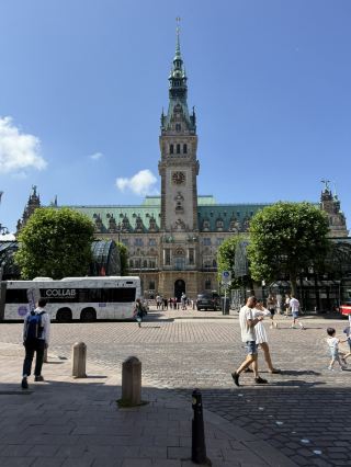 Solo trip to Hamburg, Germany | Super beautiful Hamburg City Hall