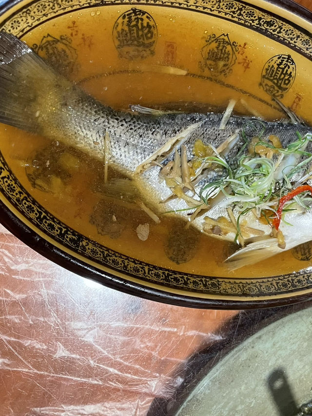 馬祖南竿｜九榕閣無菜單料理：紅糟入味、漁獲當令，半山腰餐桌的島嶼饗宴