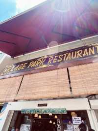 Village Park Restaurant: The Legendary Nasi Lemak of Damansara! 🌿🍛