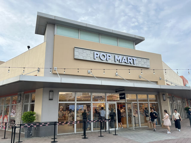 桃園新景點 華泰名品城 Pop Mart 泡泡瑪特