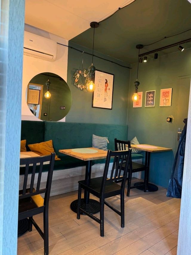 Lokal Cafe | 바르샤바, 폴란드