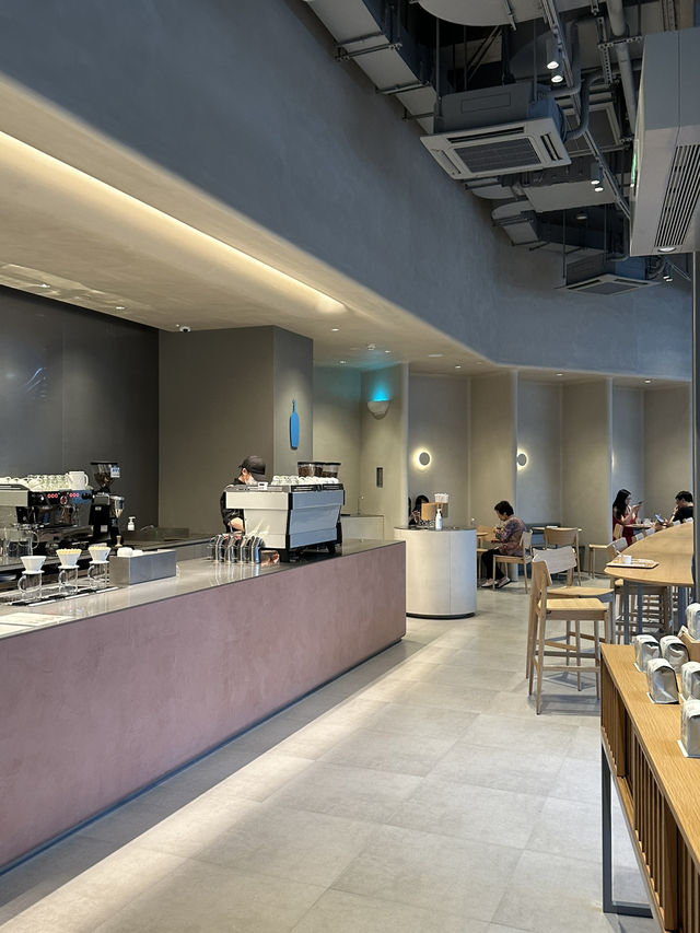 上海探店ෆ⃛ 玻璃窗＋綠植，藍瓶前灘店太好拍！