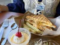 桜島も見える！ロケーション最高の水族館