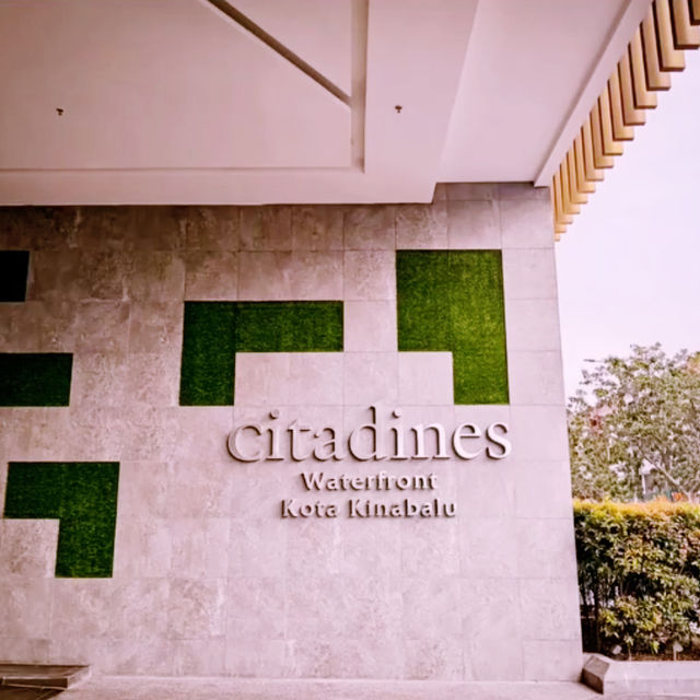 Waterfront Vibes & Sunset Goals at Citadines Kota Kinabalu 🌅🛎️