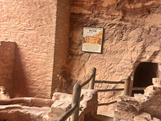 岩壁之下的人類足跡——Manitou Cliff Dwellings 岩壁之下的人類足跡——Manitou Cliff Dwellings