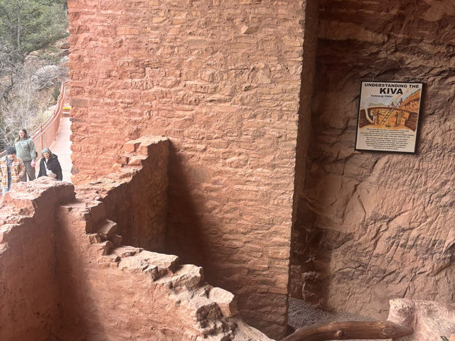 岩壁之下的人類足跡——Manitou Cliff Dwellings 岩壁之下的人類足跡——Manitou Cliff Dwellings