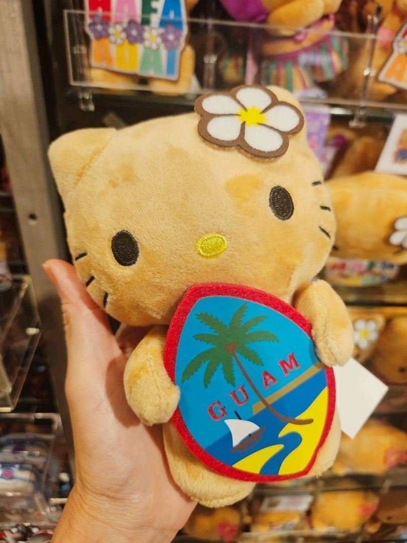 ハローキティ 日焼けしたドラえもん グアム グアムで見つけた r HelloKitty
