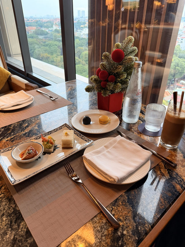 Pampering Stay at Grand Mercure Hanoi Pampering Stay at Grand Mercure Hanoi