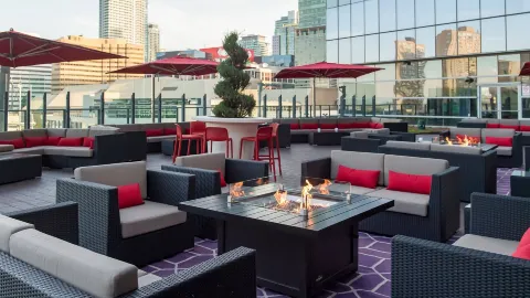 🏨✨ Khách sạn Delta Toronto – Nơi nghỉ trung tâm thành phố h — traveler post in Markham