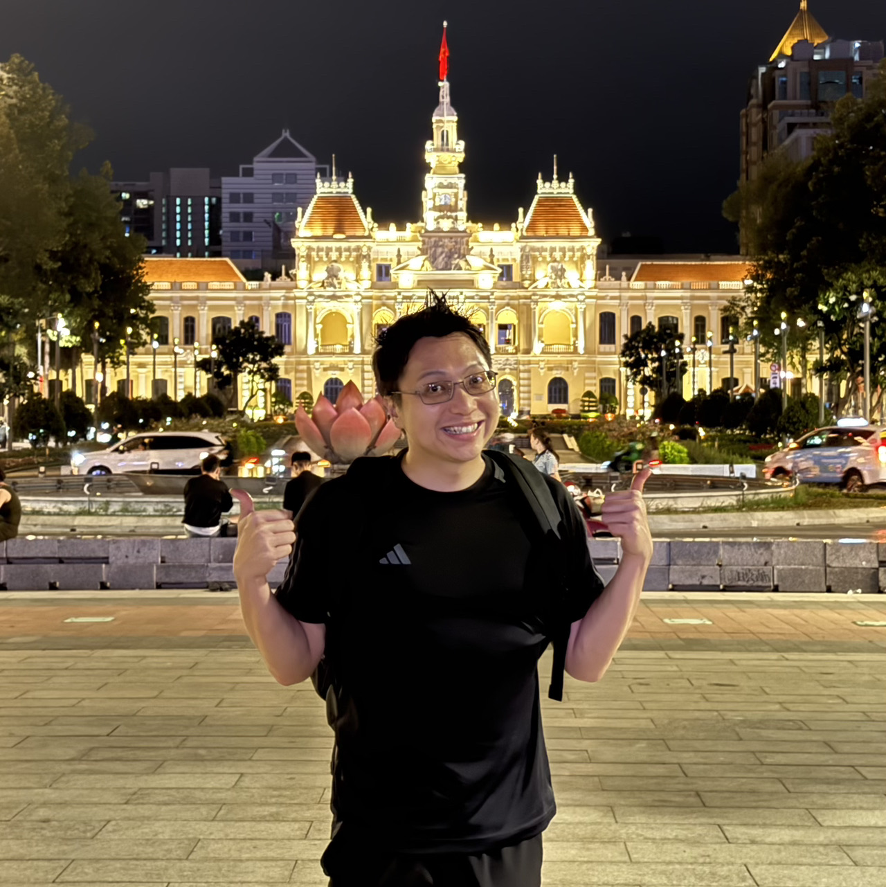 Travel Ho Chi Minh City Like A Local Day 1 & 2 🇻🇳 | Michelin Guide Phở, Pizza 4P’s, Landmark 81