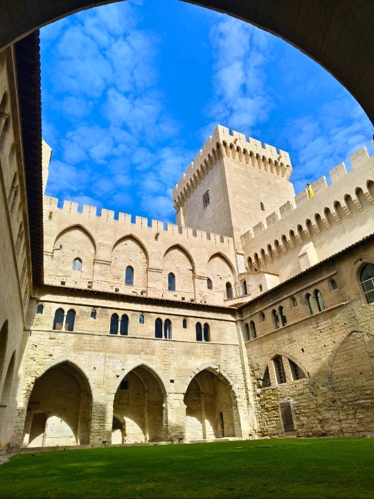 Avignon — Where Papal Stone Walls Still Hold the Rhône’s Light