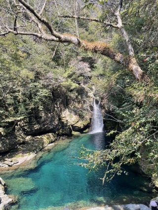 [Kochi] Breathtakingly Blue. A Mysterious and Spectacular View at the Sacred Site of "Niyodo Blue."