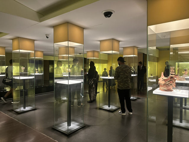 Discovering the Gold Museum (Museo del Oro)