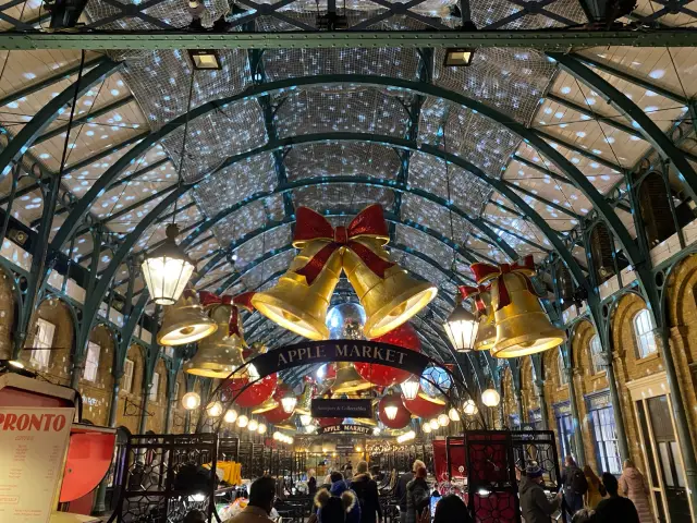 Embracing Christmas Magic at Covent Garden🎄