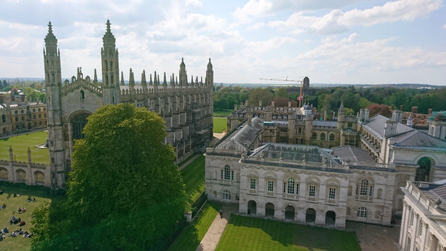 A Perfect Day in Cambridge: Views, Punting, and Scenic Walks 🚣‍♀️🏛️🌿