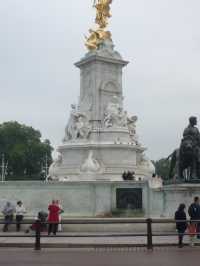 London Sights: Icons of History and Modern Life