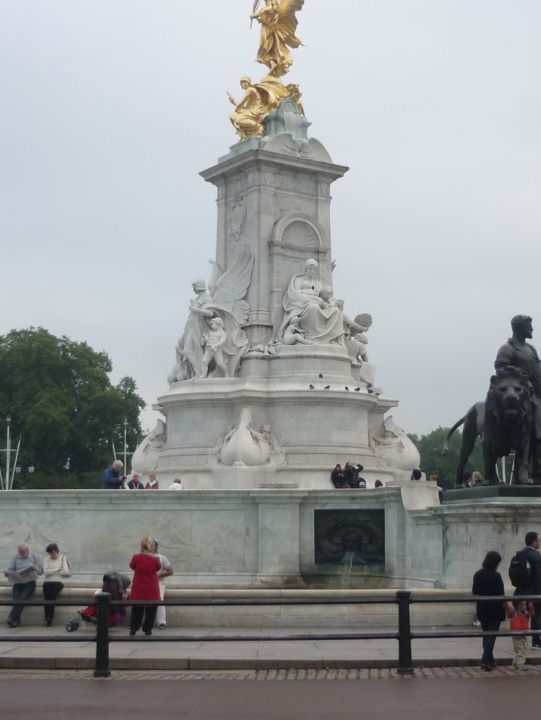 London Sights: Icons of History and Modern Life