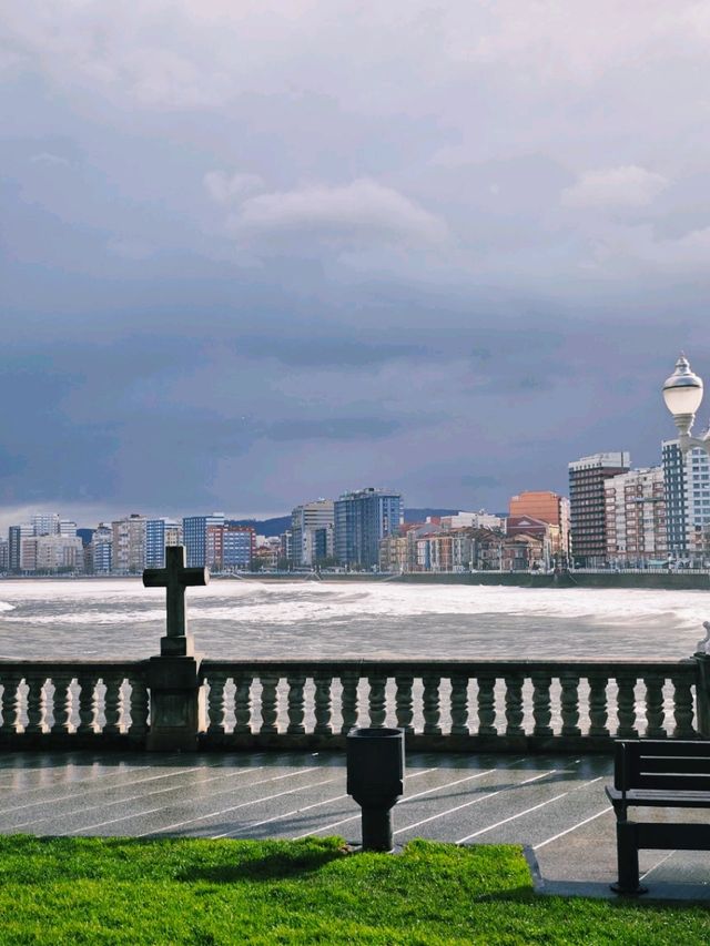 🌊 Gijón’s Stunning Coastline & Monuments! 🏛️☀️