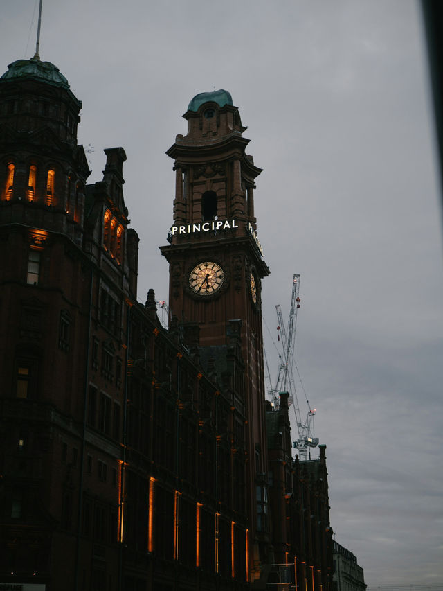 Manchester’s Timeless Charm: A City of History & Culture ✨
