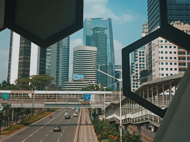 Traffic and Towers: Jakarta on the Move 🚧