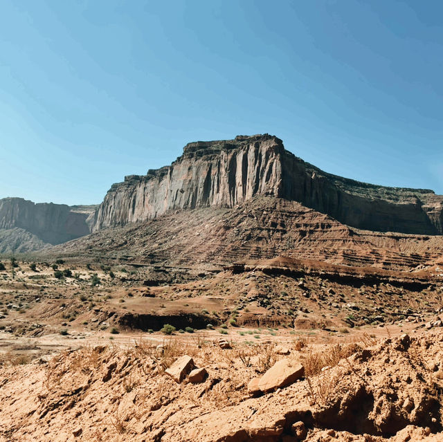 🚐🌄 Monument Valley – The Iconic Stopover Between National Parks