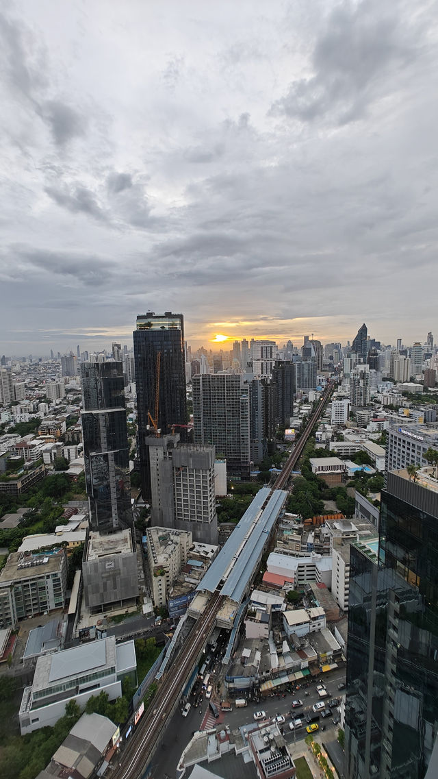 Sunset Magic at Bangkok Marriott Hotel Sukhumvit 🌇✨