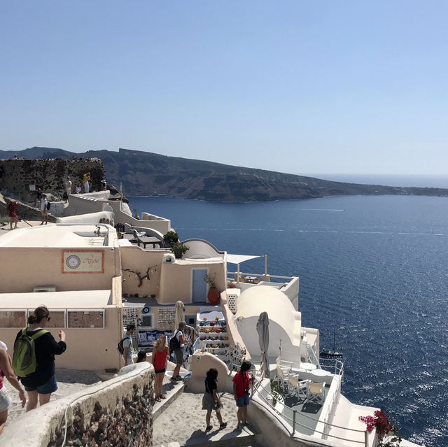 Greece🇬🇷Santorini: A Timeless Escape in Blue and White💙🤍