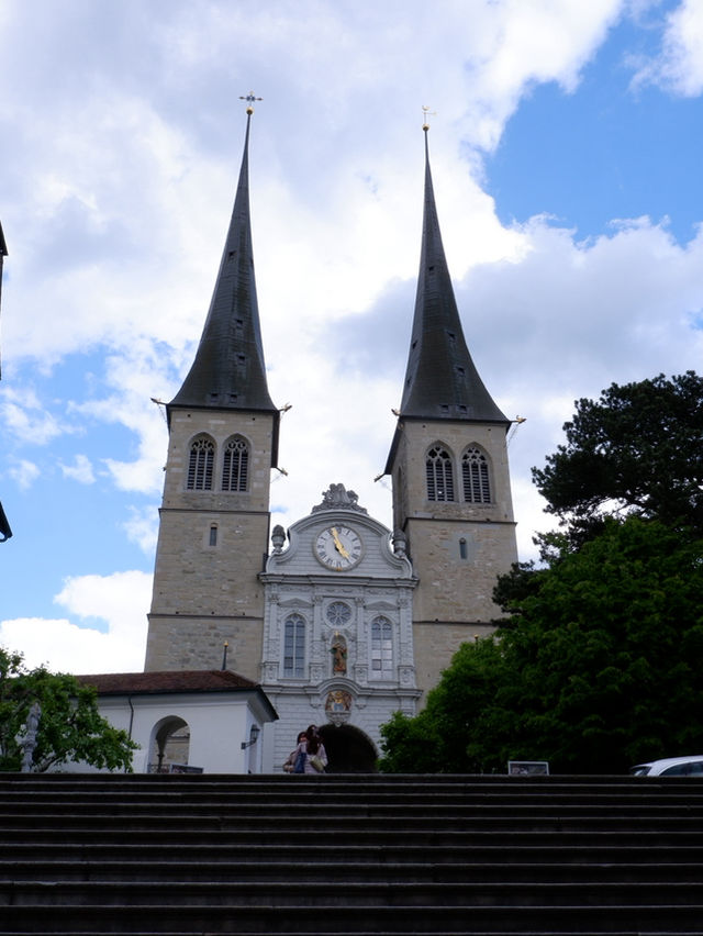 รีวิวลูเซิร์น (Lucerne) เมืองเล็กริมทะเลสาบ