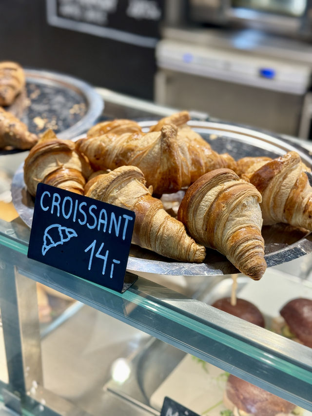 A Calm Airport Morning at The Flame Restaurant & Bar 🥐 A Calm Airport Morning at The Flame Restaurant & Bar 🥐